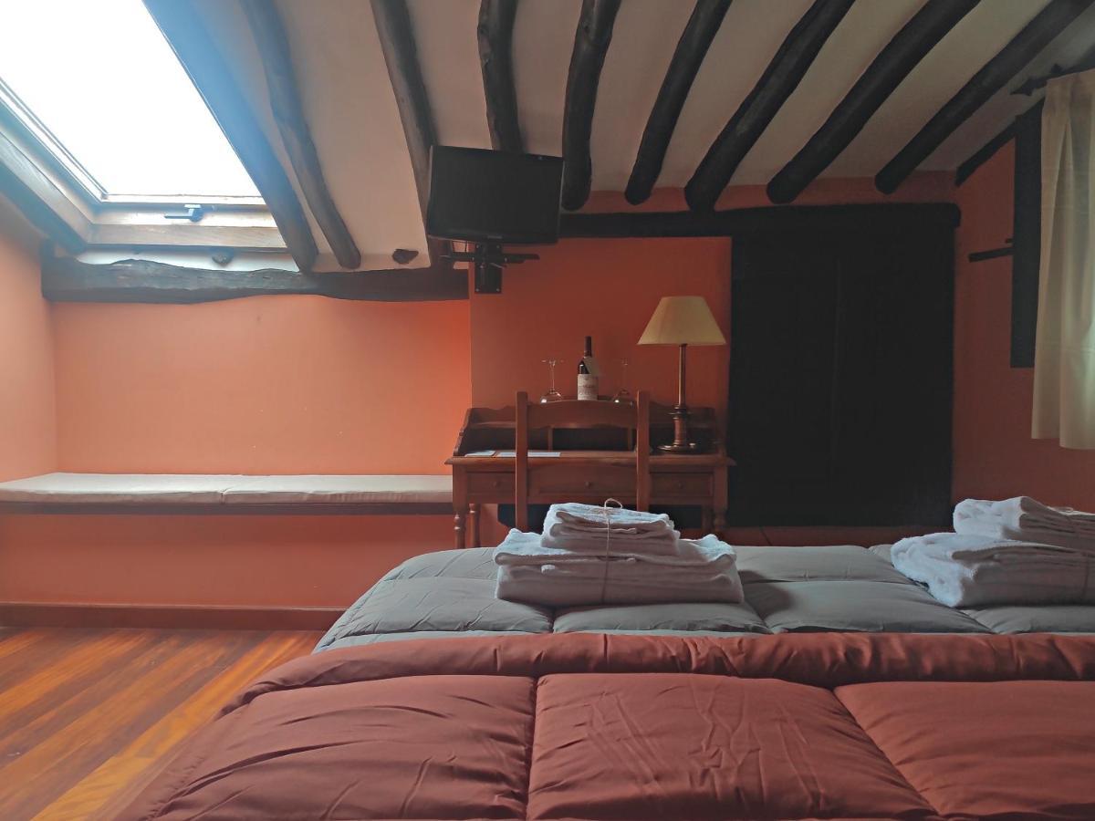 Posada De Candelario Exterior photo