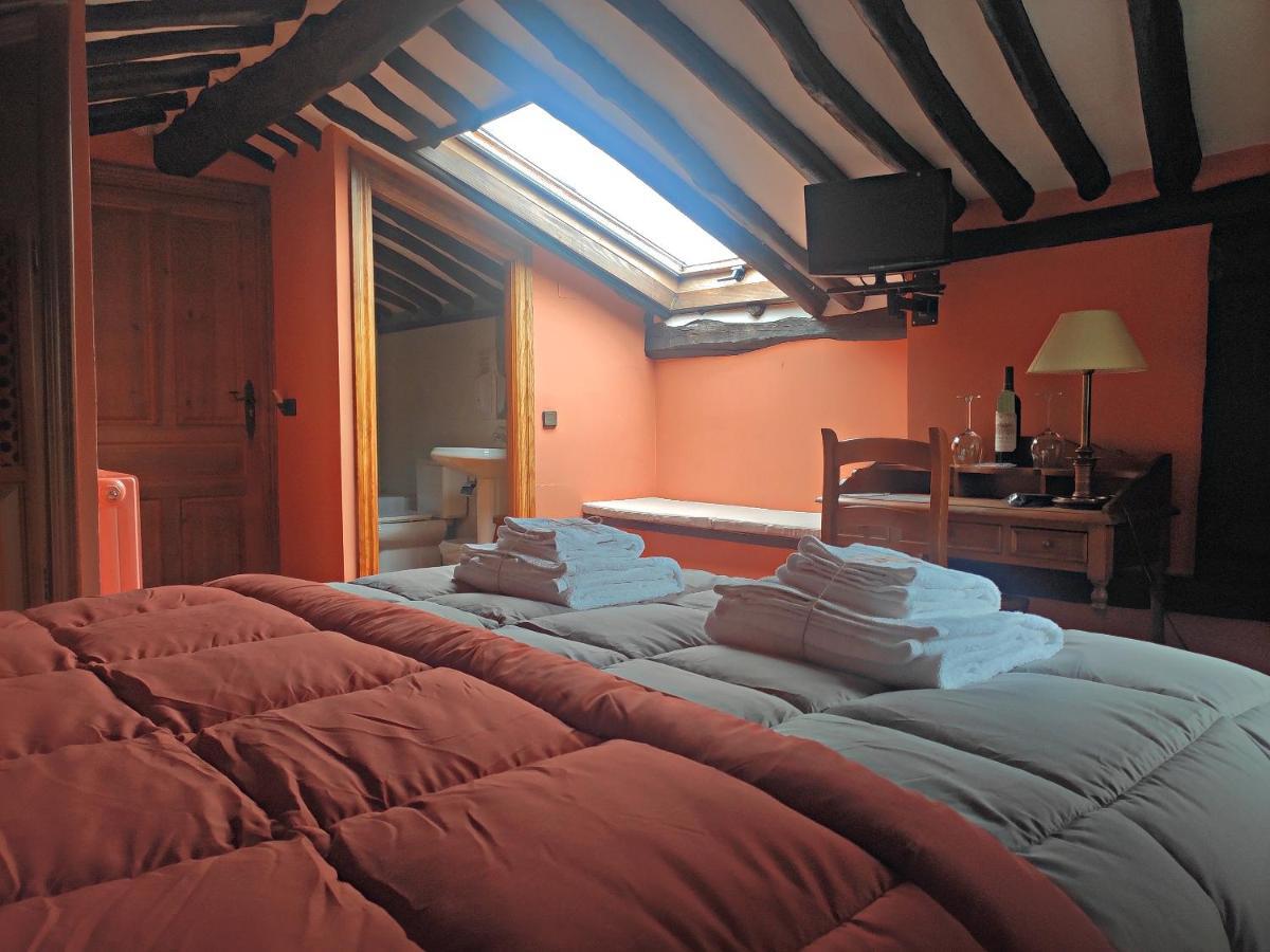 Posada De Candelario Exterior photo