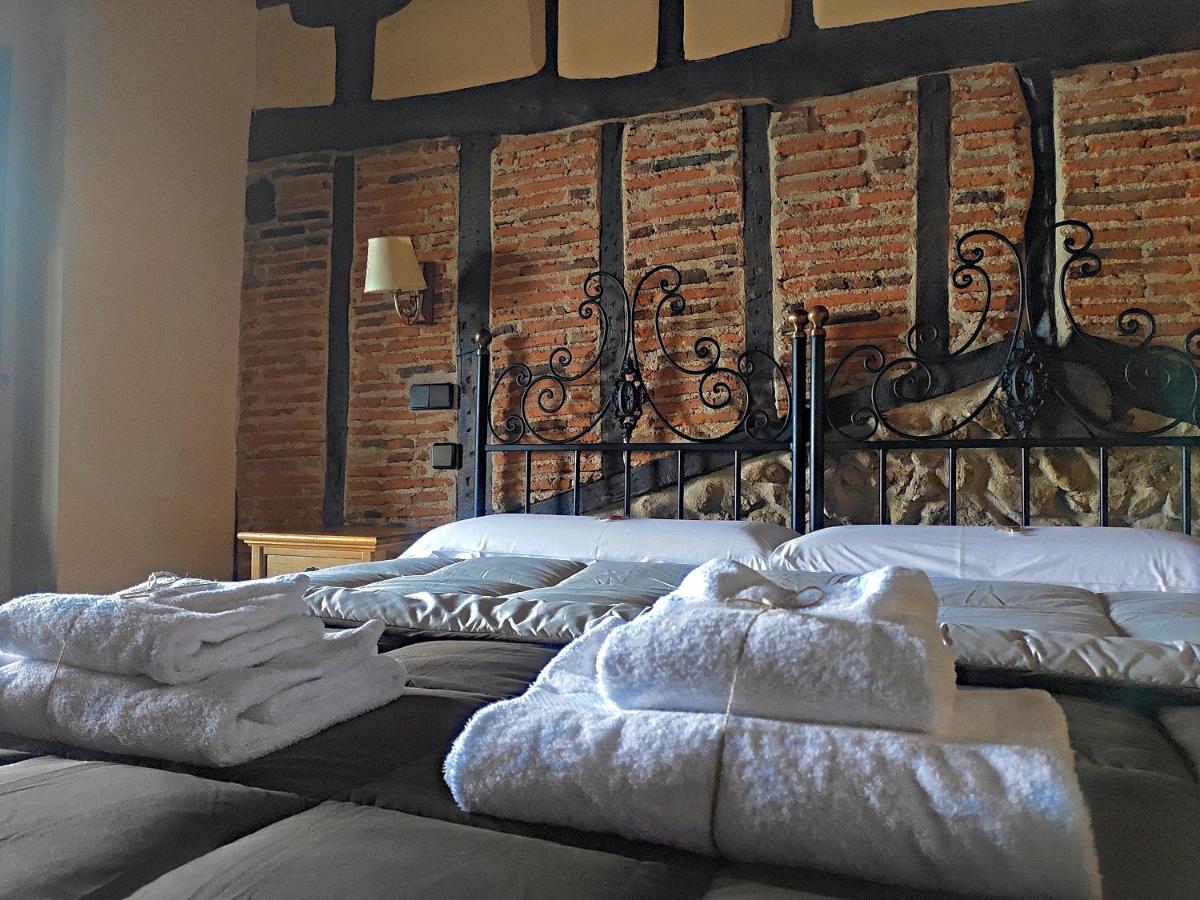 Posada De Candelario Exterior photo
