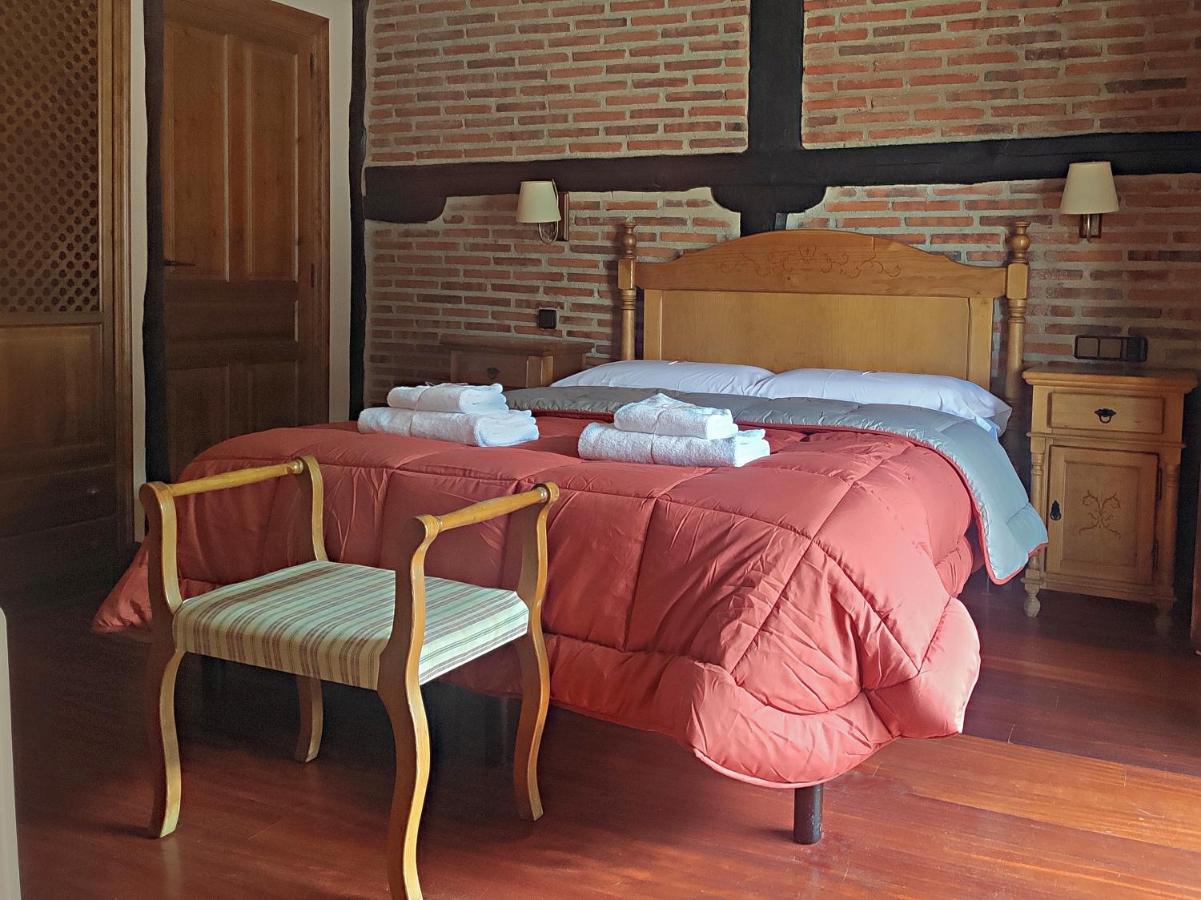 Posada De Candelario Exterior photo